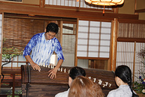 第23回「伝統文化勉強会」京町屋で聴く二十五絃箏調べ